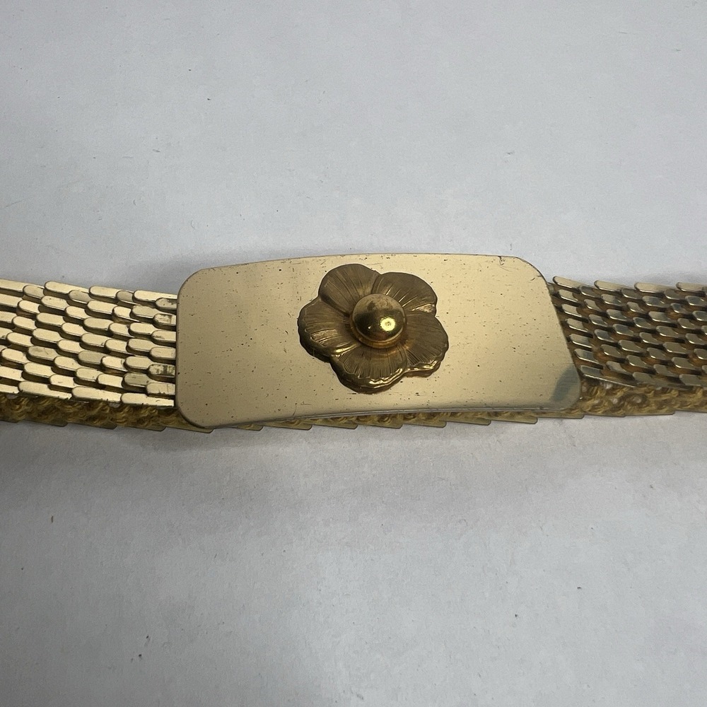 Vintage 1980s Goldtone Metal Fish Scale Elastic‎ Stretch Belt Flower Buckle EUC
